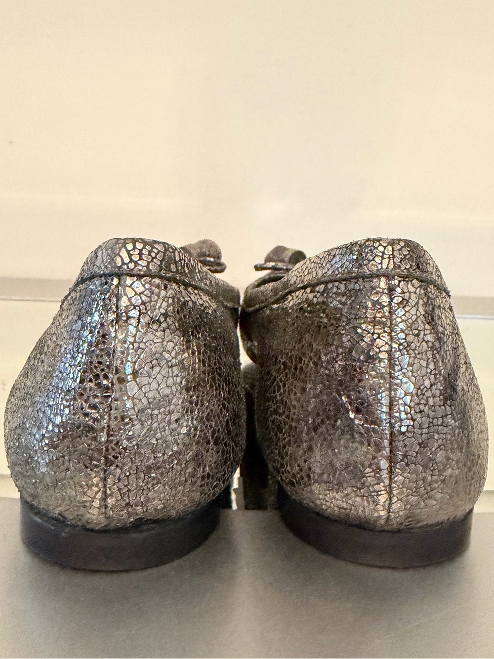 STUART WEITZMAN Tulip Bow Pewter Metallic Nappa Leather Ballet Flats Women’s 8 - Picture 3 of 16